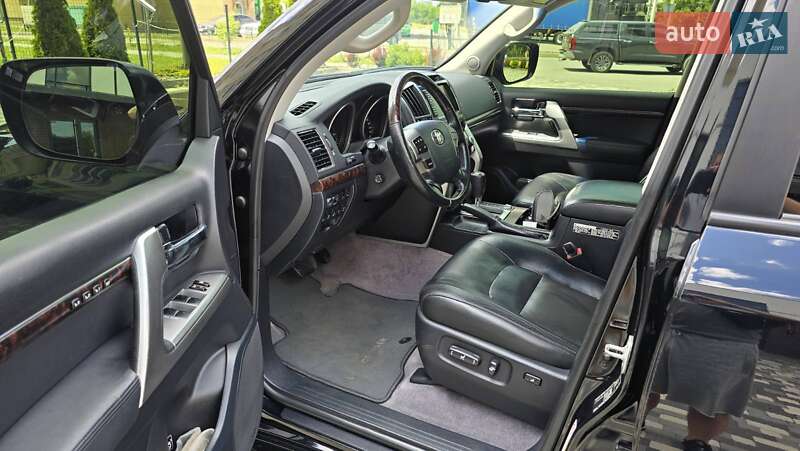 Внедорожник / Кроссовер Toyota Land Cruiser 2013 в Киеве