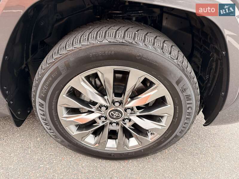 Внедорожник / Кроссовер Toyota Land Cruiser 2023 в Киеве