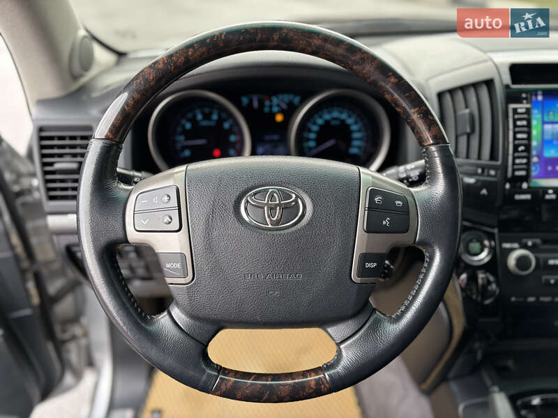 Внедорожник / Кроссовер Toyota Land Cruiser 2011 в Киеве фото 13 Внедорожник / Кроссовер Toyota Land Cruiser 2011 в Киеве