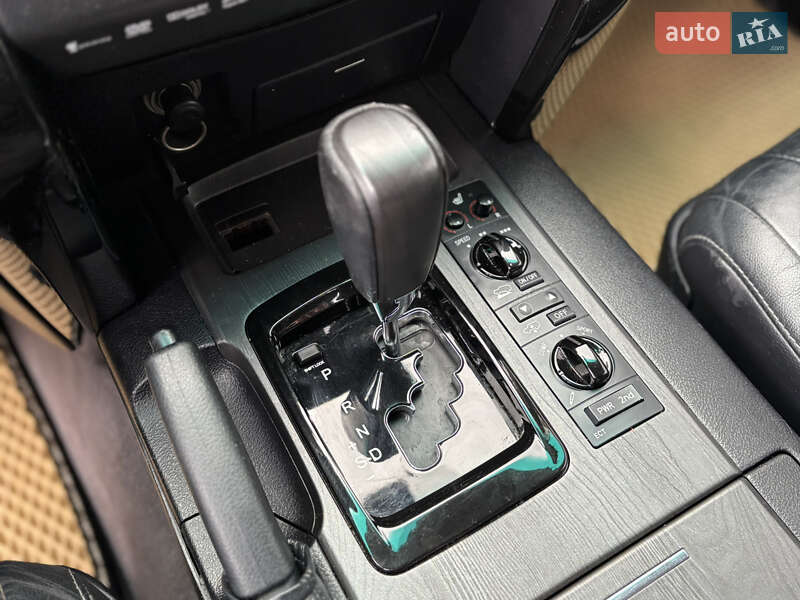 Внедорожник / Кроссовер Toyota Land Cruiser 2011 в Киеве фото 17 Внедорожник / Кроссовер Toyota Land Cruiser 2011 в Киеве