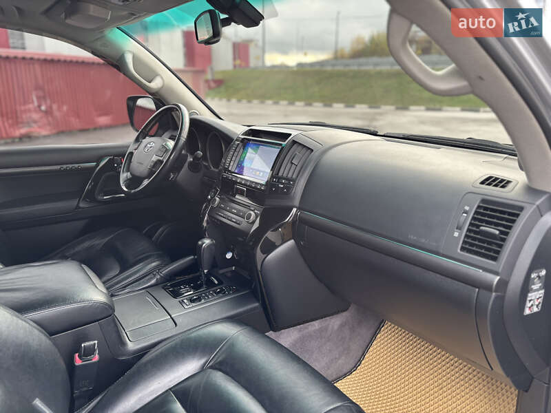 Внедорожник / Кроссовер Toyota Land Cruiser 2011 в Киеве фото 25 Внедорожник / Кроссовер Toyota Land Cruiser 2011 в Киеве