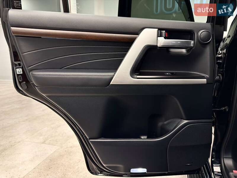 Внедорожник / Кроссовер Toyota Land Cruiser 2020 в Киеве