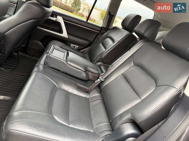 Внедорожник / Кроссовер Toyota Land Cruiser 2018 в Киеве