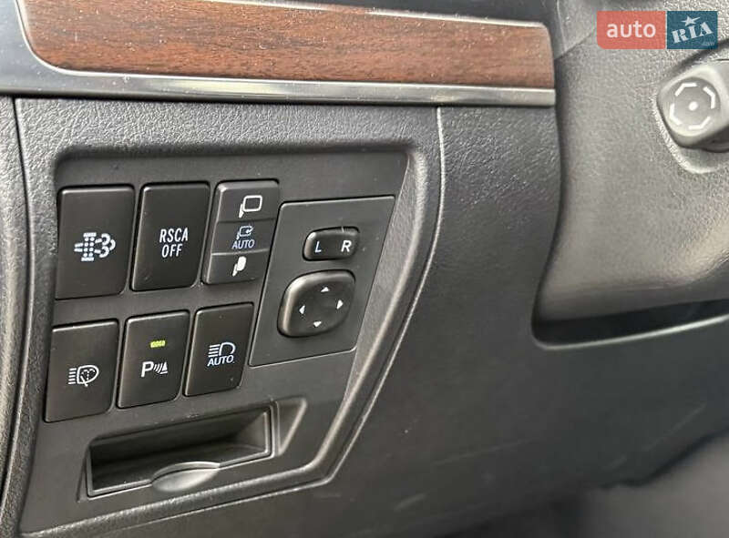 Внедорожник / Кроссовер Toyota Land Cruiser 2018 в Киеве