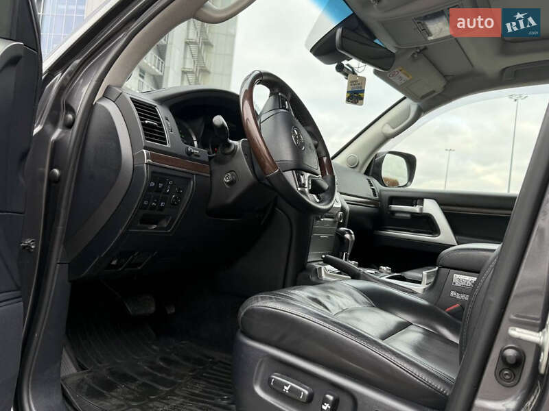 Внедорожник / Кроссовер Toyota Land Cruiser 2018 в Киеве