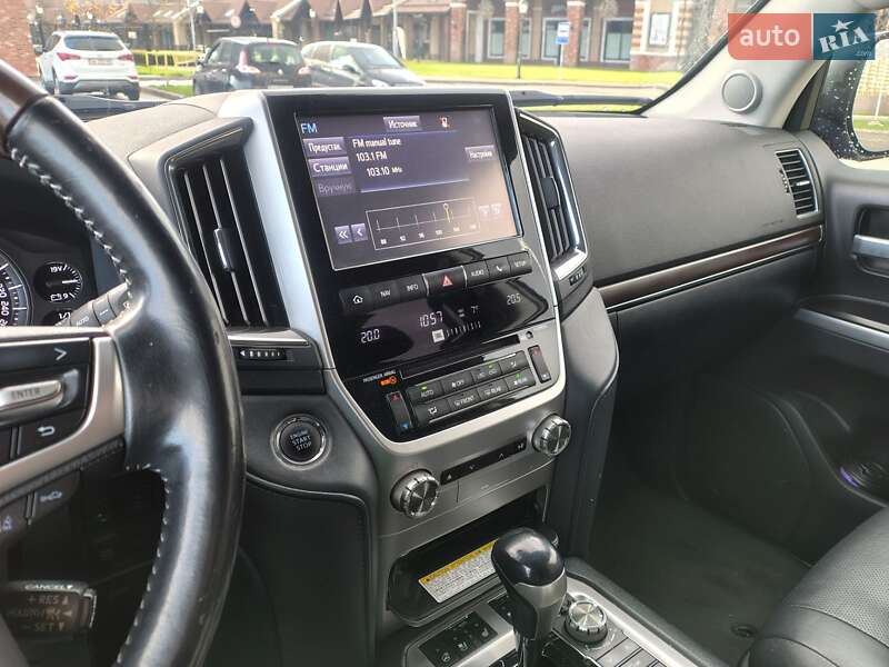Внедорожник / Кроссовер Toyota Land Cruiser 2018 в Киеве фото 12 Внедорожник / Кроссовер Toyota Land Cruiser 2018 в Киеве