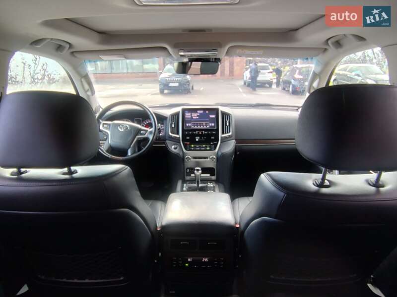 Внедорожник / Кроссовер Toyota Land Cruiser 2018 в Киеве фото 16 Внедорожник / Кроссовер Toyota Land Cruiser 2018 в Киеве
