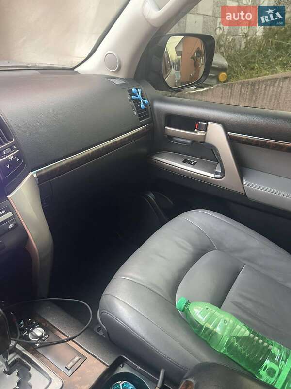 Внедорожник / Кроссовер Toyota Land Cruiser 2008 в Корце фото 3 Внедорожник / Кроссовер Toyota Land Cruiser 2008 в Корце