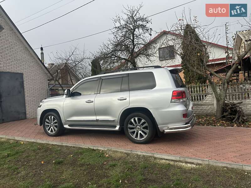 Внедорожник / Кроссовер Toyota Land Cruiser 2017 в Виннице фото 9 Внедорожник / Кроссовер Toyota Land Cruiser 2017 в Виннице