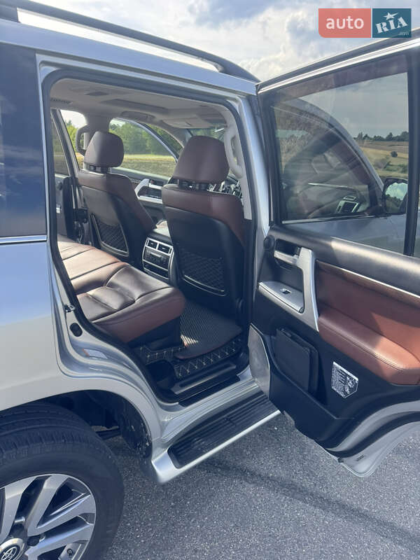 Внедорожник / Кроссовер Toyota Land Cruiser 2016 в Харькове фото 15 Внедорожник / Кроссовер Toyota Land Cruiser 2016 в Харькове