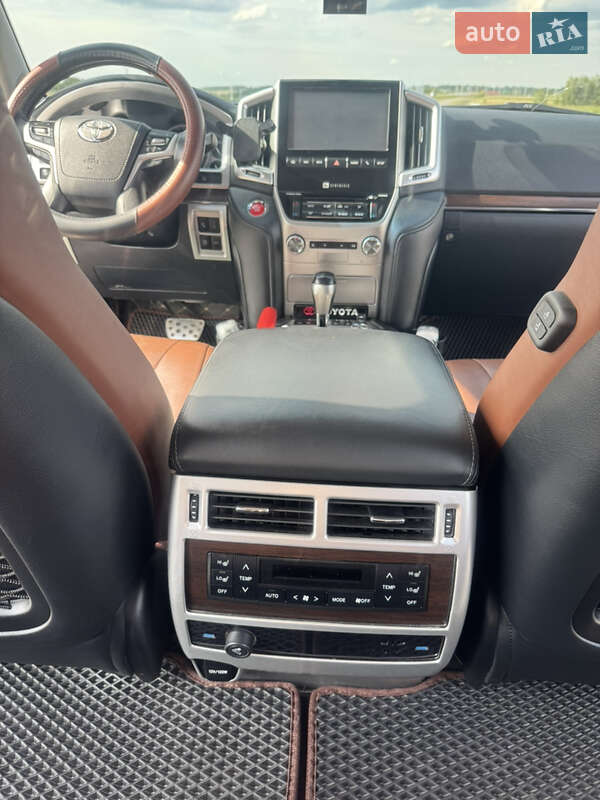 Внедорожник / Кроссовер Toyota Land Cruiser 2016 в Харькове фото 18 Внедорожник / Кроссовер Toyota Land Cruiser 2016 в Харькове