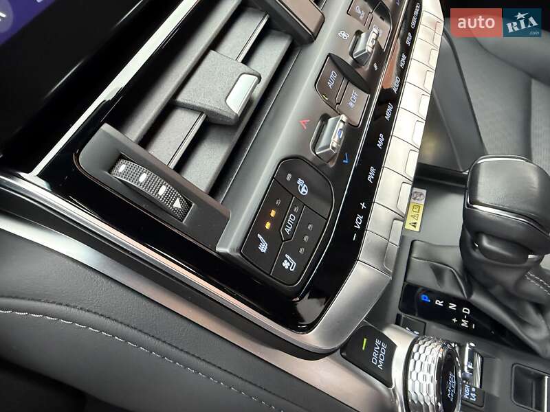 Внедорожник / Кроссовер Toyota Land Cruiser 2023 в Киеве