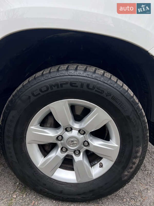 Внедорожник / Кроссовер Toyota Land Cruiser 2014 в Днепре