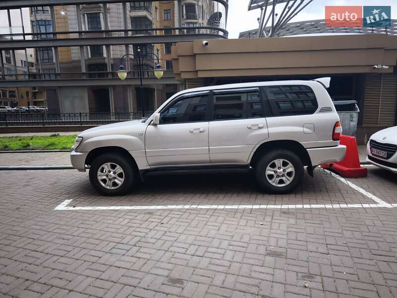 Позашляховик / Кросовер Toyota Land Cruiser 2005 в Києві фото 2 Позашляховик / Кросовер Toyota Land Cruiser 2005 в Києві