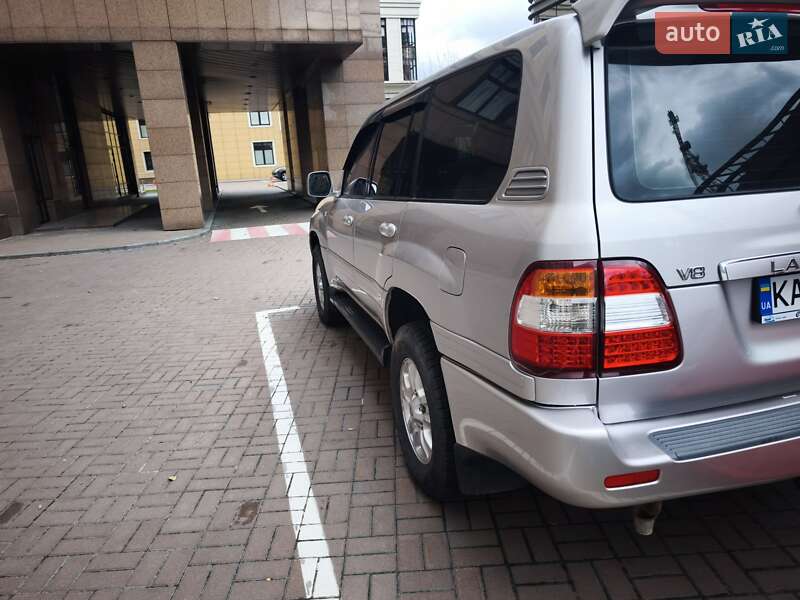 Позашляховик / Кросовер Toyota Land Cruiser 2005 в Києві фото 5 Позашляховик / Кросовер Toyota Land Cruiser 2005 в Києві