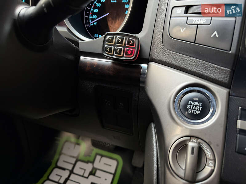 Внедорожник / Кроссовер Toyota Land Cruiser 2010 в Киеве