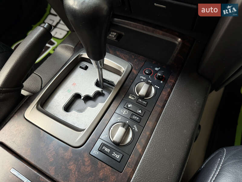 Внедорожник / Кроссовер Toyota Land Cruiser 2010 в Киеве