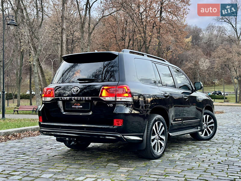 Внедорожник / Кроссовер Toyota Land Cruiser 2018 в Киеве фото 9 Внедорожник / Кроссовер Toyota Land Cruiser 2018 в Киеве