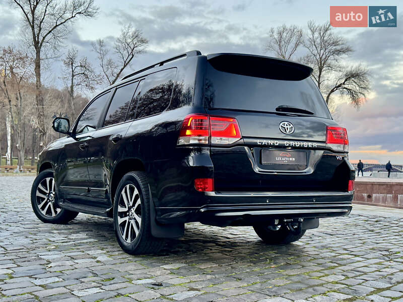 Внедорожник / Кроссовер Toyota Land Cruiser 2018 в Киеве фото 11 Внедорожник / Кроссовер Toyota Land Cruiser 2018 в Киеве