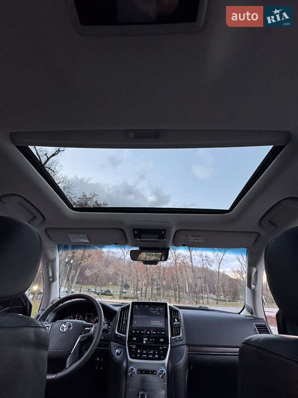 Внедорожник / Кроссовер Toyota Land Cruiser 2018 в Киеве фото 34 Внедорожник / Кроссовер Toyota Land Cruiser 2018 в Киеве