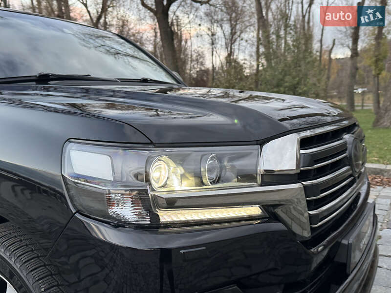 Внедорожник / Кроссовер Toyota Land Cruiser 2018 в Киеве фото 74 Внедорожник / Кроссовер Toyota Land Cruiser 2018 в Киеве