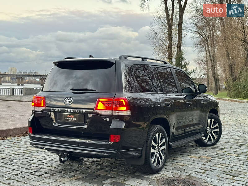 Внедорожник / Кроссовер Toyota Land Cruiser 2018 в Киеве фото 91 Внедорожник / Кроссовер Toyota Land Cruiser 2018 в Киеве