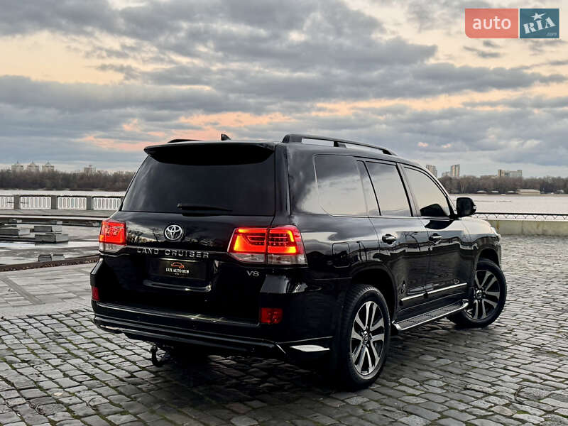 Внедорожник / Кроссовер Toyota Land Cruiser 2018 в Киеве фото 95 Внедорожник / Кроссовер Toyota Land Cruiser 2018 в Киеве