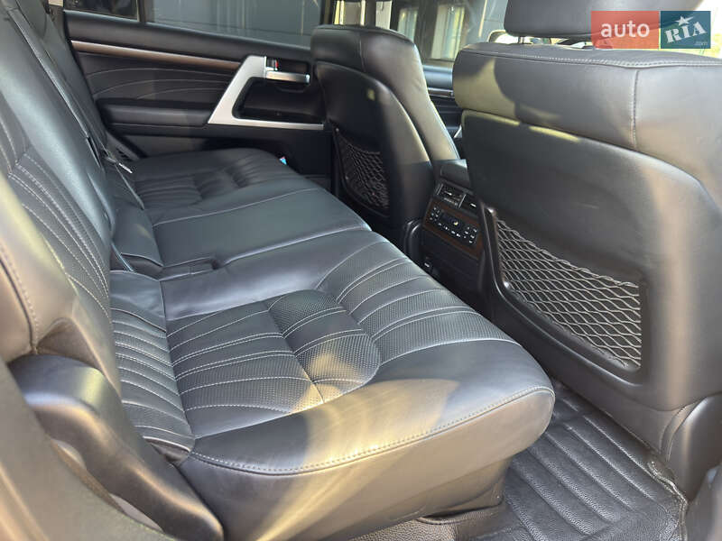 Внедорожник / Кроссовер Toyota Land Cruiser 2020 в Коростышеве