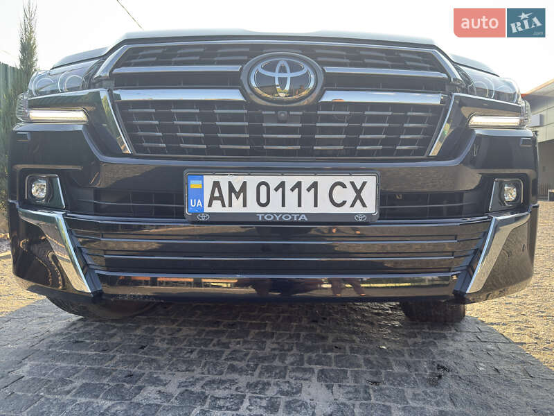 Внедорожник / Кроссовер Toyota Land Cruiser 2020 в Коростышеве