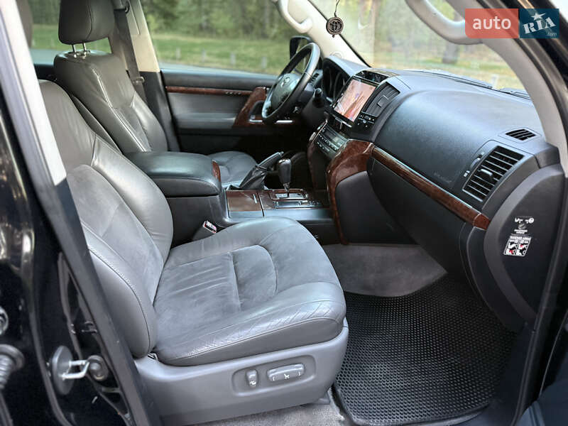 Внедорожник / Кроссовер Toyota Land Cruiser 2007 в Новомосковске фото 19 Внедорожник / Кроссовер Toyota Land Cruiser 2007 в Новомосковске