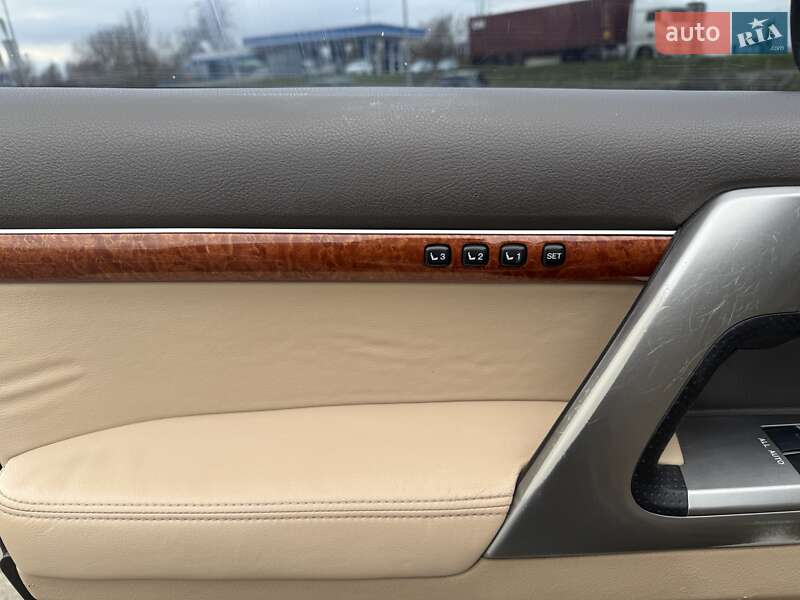 Внедорожник / Кроссовер Toyota Land Cruiser 2013 в Киеве