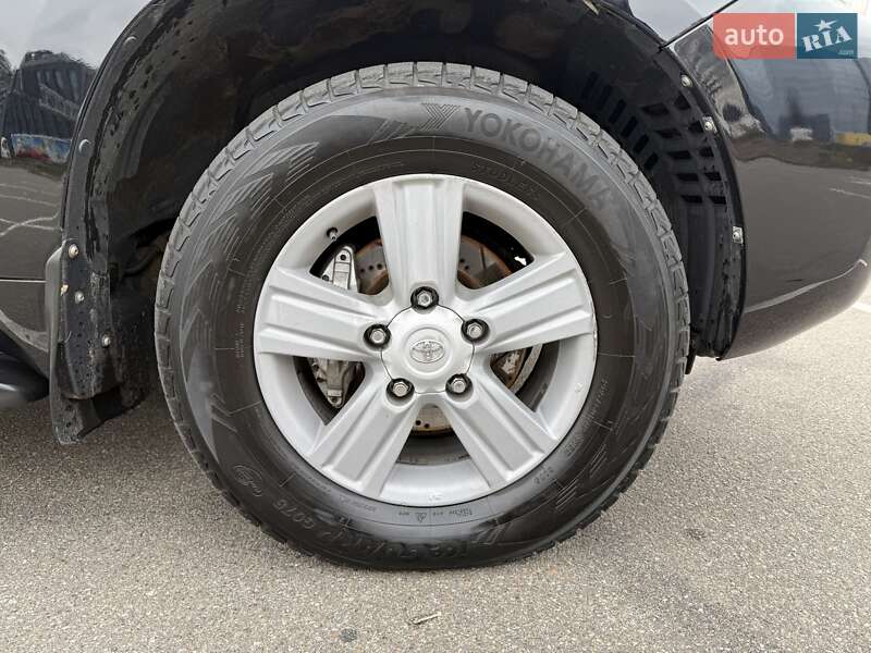 Внедорожник / Кроссовер Toyota Land Cruiser 2013 в Киеве