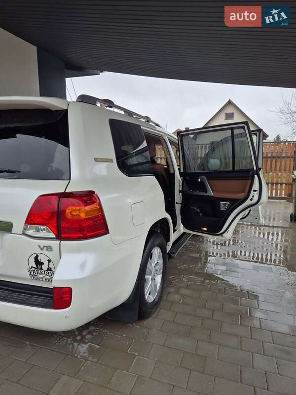 Внедорожник / Кроссовер Toyota Land Cruiser 2014 в Берегово