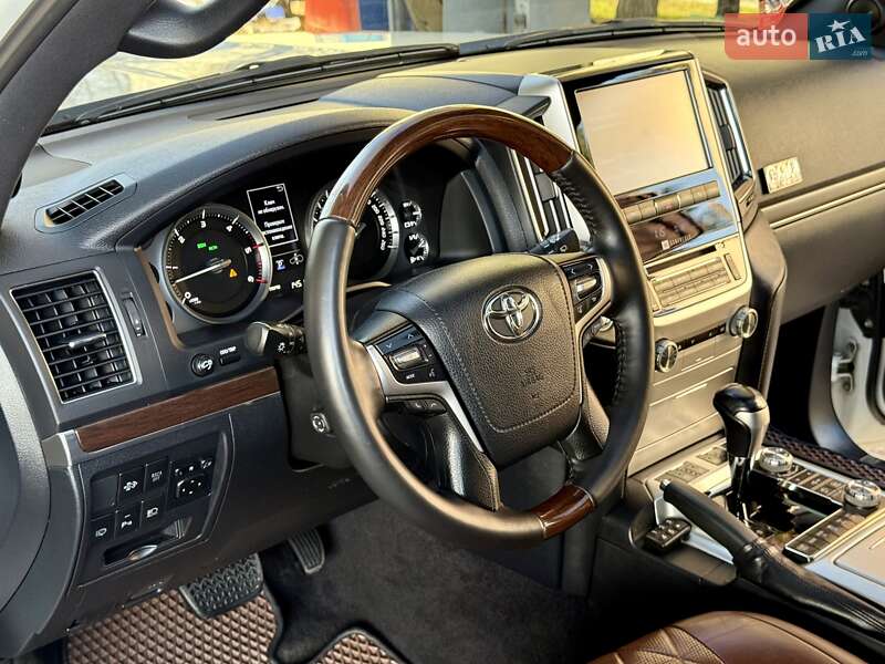 Позашляховик / Кросовер Toyota Land Cruiser 2017 в Дніпрі