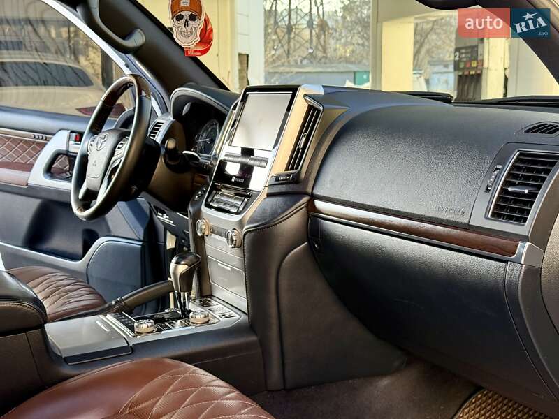 Позашляховик / Кросовер Toyota Land Cruiser 2017 в Дніпрі
