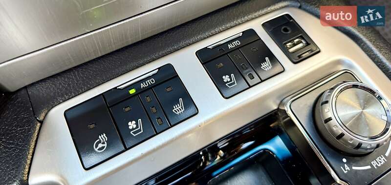 Позашляховик / Кросовер Toyota Land Cruiser 2017 в Дніпрі