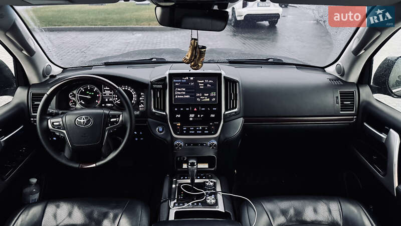 Внедорожник / Кроссовер Toyota Land Cruiser 2018 в Киеве