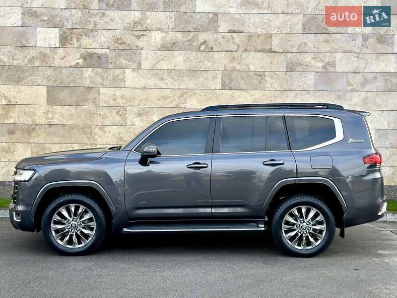 Внедорожник / Кроссовер Toyota Land Cruiser 2021 в Киеве