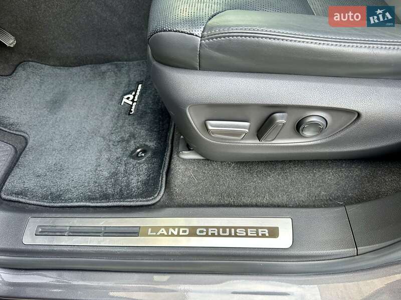 Внедорожник / Кроссовер Toyota Land Cruiser 2021 в Киеве