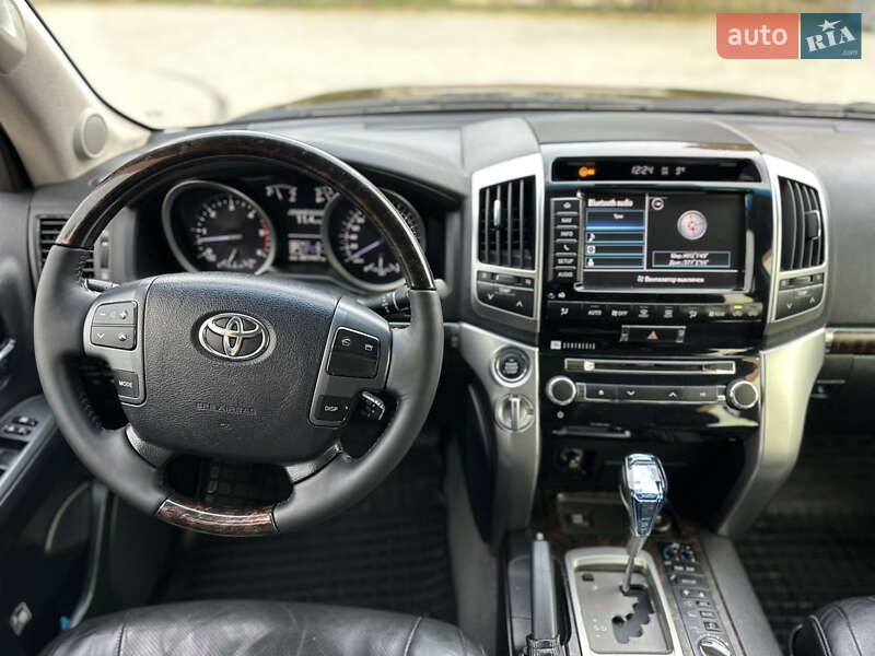 Внедорожник / Кроссовер Toyota Land Cruiser 2012 в Кременчуге