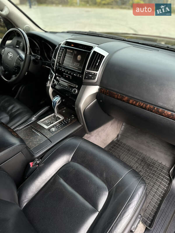 Внедорожник / Кроссовер Toyota Land Cruiser 2012 в Кременчуге