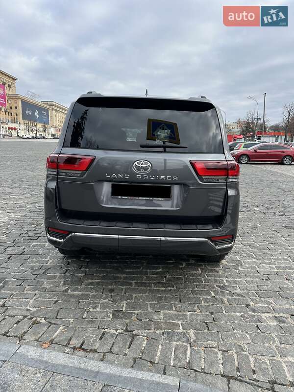 Внедорожник / Кроссовер Toyota Land Cruiser 2023 в Киеве