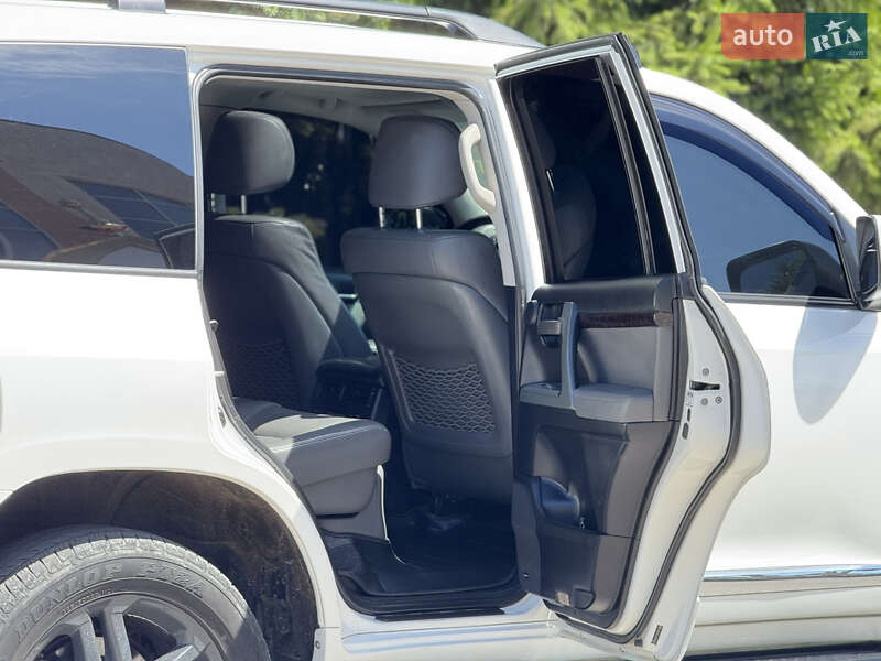 Внедорожник / Кроссовер Toyota Land Cruiser 2011 в Тернополе