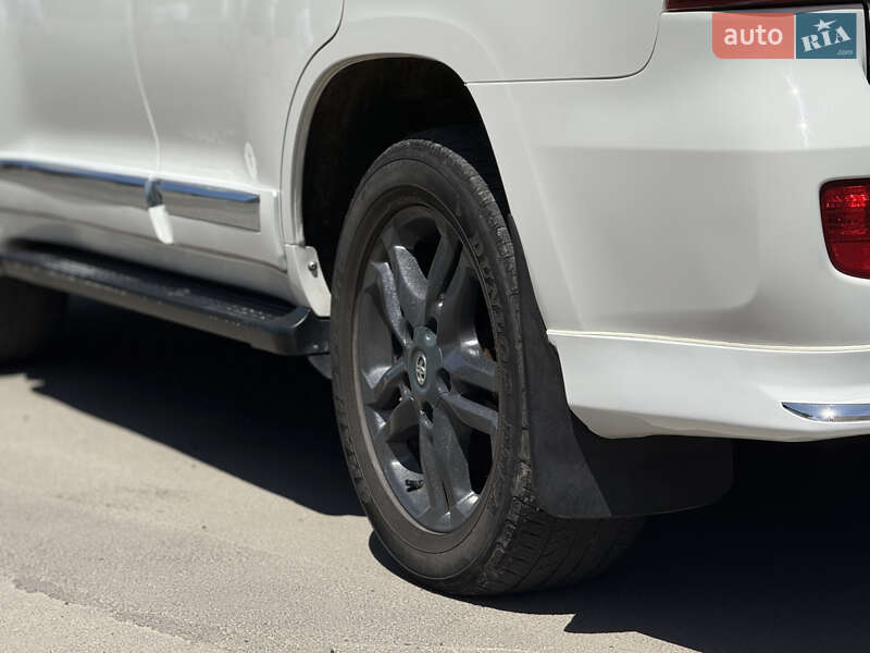 Внедорожник / Кроссовер Toyota Land Cruiser 2011 в Тернополе