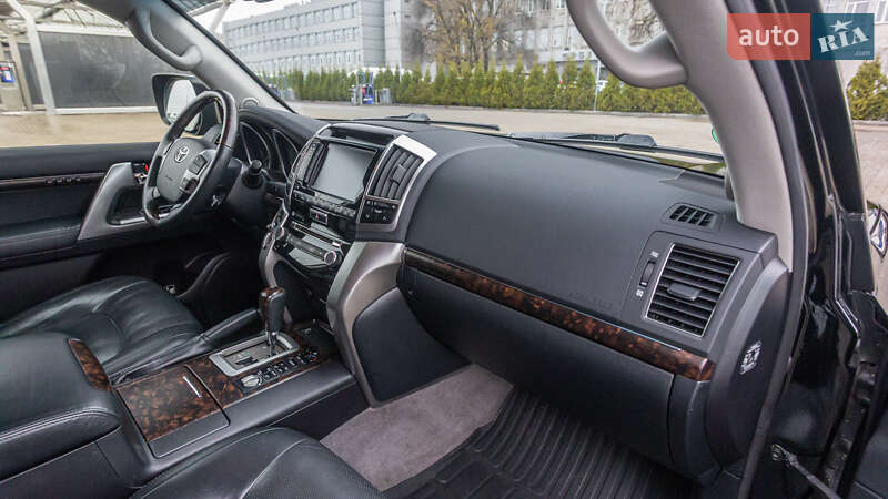 Внедорожник / Кроссовер Toyota Land Cruiser 2014 в Днепре