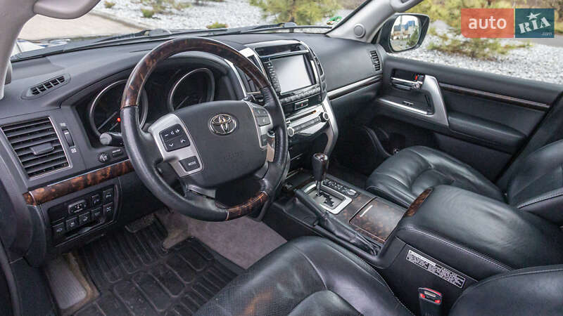 Внедорожник / Кроссовер Toyota Land Cruiser 2014 в Днепре