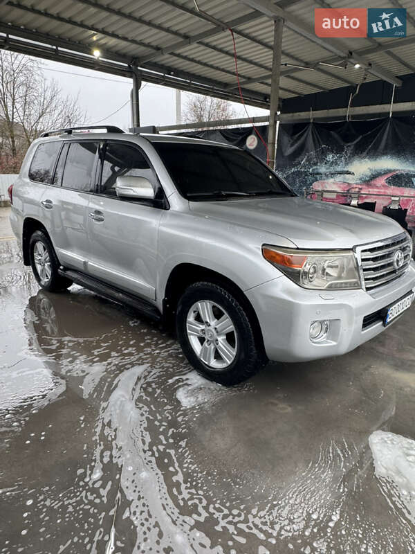 Внедорожник / Кроссовер Toyota Land Cruiser 2012 в Чорткове