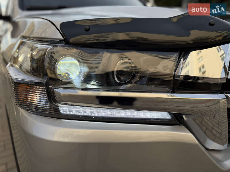 Внедорожник / Кроссовер Toyota Land Cruiser 2008 в Каменец-Подольском