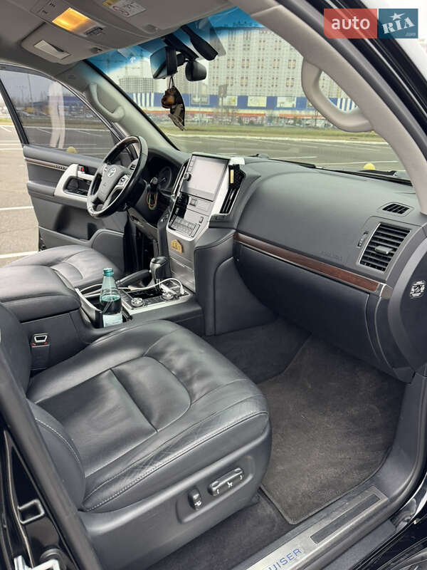 Внедорожник / Кроссовер Toyota Land Cruiser 2019 в Киеве