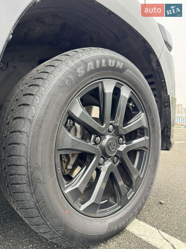 Внедорожник / Кроссовер Toyota Land Cruiser 2019 в Киеве